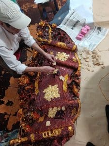 Cuốn Thư Thếp Vàng